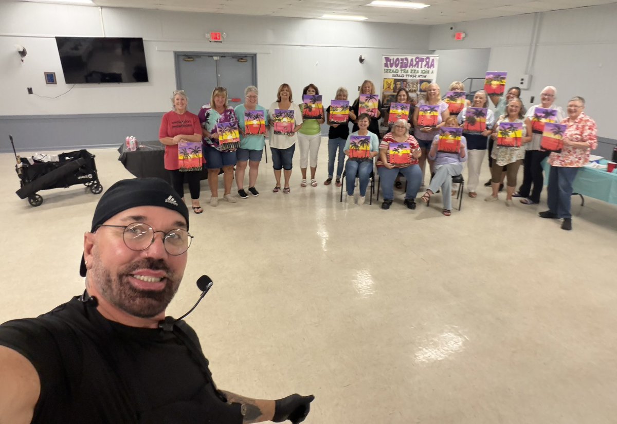 _scottclarke's tweet photo. AN AMAZINGLY ARTRAGEOUZ EVENING WITH THESE LOVELY LADIES AT AMERICAN LEGION POST 276!!! Thank you for a sensational sexy time!!!#scottclarkestudio #paintparty #teachingartist  #gratitude #americanlegionpost276 https://t.co/LGfJi7vOVQ