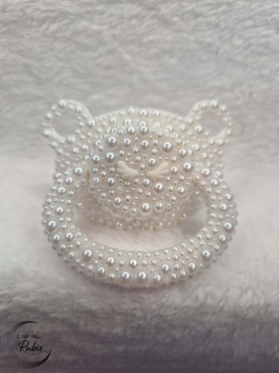 SpinelEtrubis's tweet photo. "Angel" tétine pour adulte, disponible sur le site ✨️⬇️
Shop https://t.co/8JiNswLlDy
Insta https://t.co/G0xCJ1p2E5
#pacifier #tétine #abdl #kawaii #abdlgirl #diappergirl #cosplay #ageplay #kawaii #art #littlegirl #daddylittlegirl
#abdlgay #abdlcommunity #ddlg #little https://t.co/1jLC9gAlEe