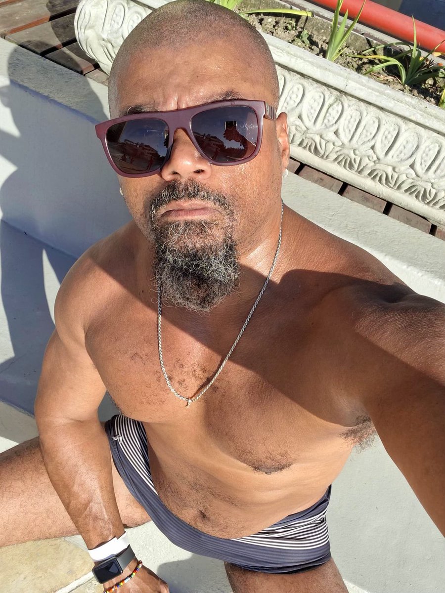 LL197743's tweet photo. Mô, tô queimadinho... 😈 #teve #pretao #seu #quer #homaodaporra https://t.co/Ali85fVvJ2