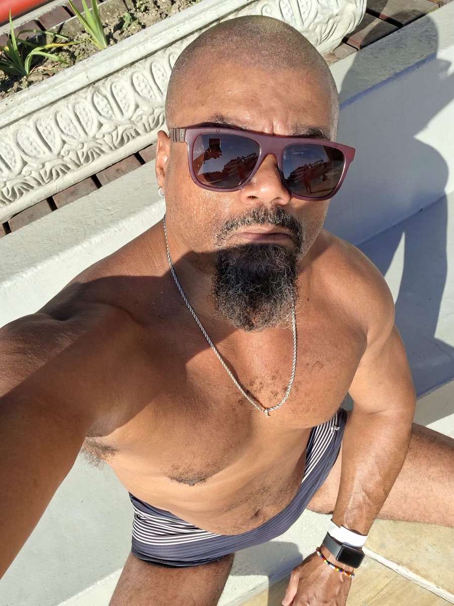 LL197743's tweet photo. Mô, tô queimadinho... 😈 #teve #pretao #seu #quer #homaodaporra https://t.co/Ali85fVvJ2