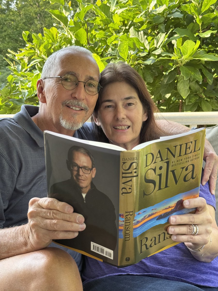 danielsilvabook's tweet photo. Please help me wish these two young lovebirds Happy Anniversary! #36 Linda &amp; Larry ❤️ https://t.co/pT1lOwQw34