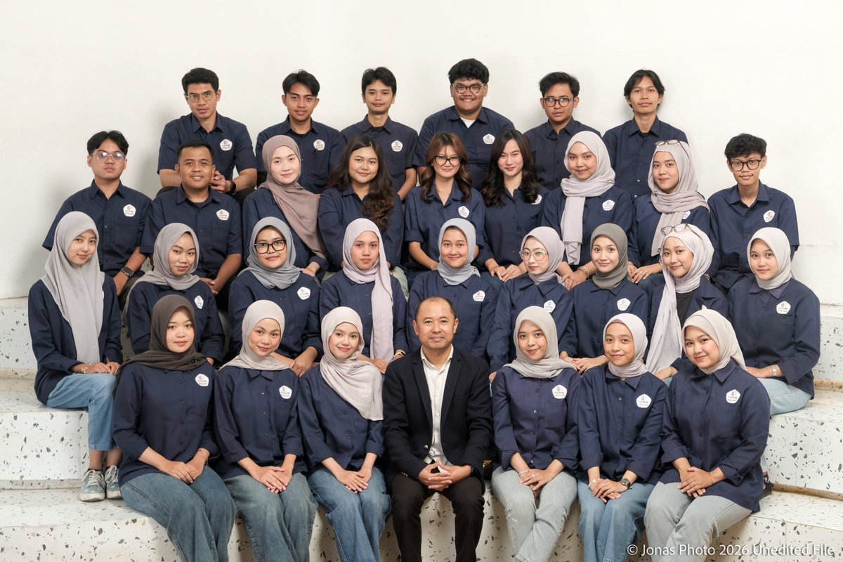 naaurblumen's tweet photo. P lucu jg yak mekap ak klo dikamera, pasti beda lg nanti klo dh di print ny https://t.co/gMYaIGFpn0