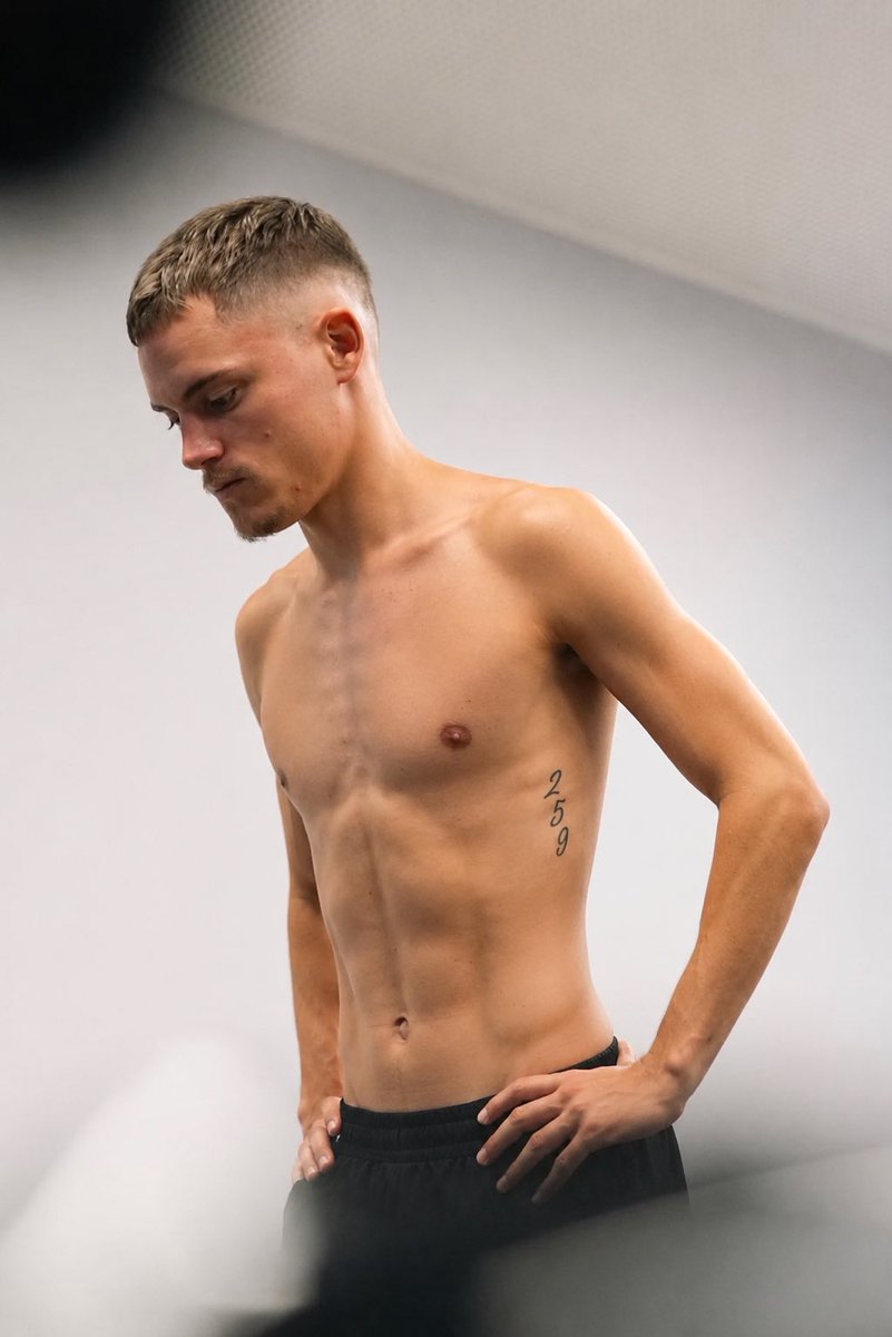 RFZanfield20's tweet photo. Wirtz did really hit the gym not bad for one year. https://t.co/MgxD680c8e