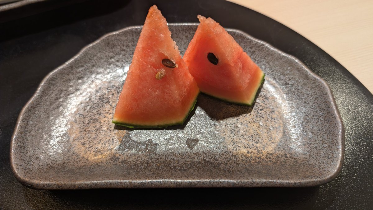 Televiken3rdGen's tweet photo. #中華蕎麦あお木
7/28㈫夜
すだちと昆布の雫
特製昭和の中華そば辛味噌付き
デザート︰和え玉他
今日は残業終わりに🚗💨間に合った😌𓈒𓏸
氷水で締められた麺すっげー美味い‼️食感最高👍鰹と煮干しの冷えっ冷えのスープ美味すぎ‼️茄子の揚げ浸しもっと食べたい🤤推しの昭和の今日のスープが好み💕 https://t.co/1uGelhlAHX
