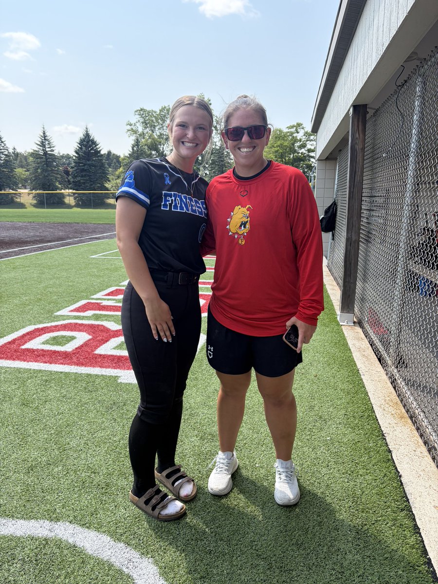 AddysonBucklin's tweet photo. Thank you coach @schumann_jake for hosting an incredible camp today. It was great to learn new skills and drills, interact with all the coaches along with the players, and play in the scrimmage! 

Go Dawgs! ❤️💛

@FSU_SB 
@FinesseSpitale 
@FinesseOrg 
@swinehartw https://t.co/uKjupH5DKd