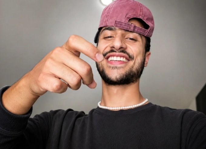 Mel170220854873's tweet photo. #MahnamNavabSafavi , a 22-year-old rapper from Isfahan, was sentenced to death following the January protests. According to a source close to his family, the act cited as "enmity against God" (moharebeh) was writing protest slogans.
#StopExecutionsInIran https://t.co/eb0L5J2Ujv