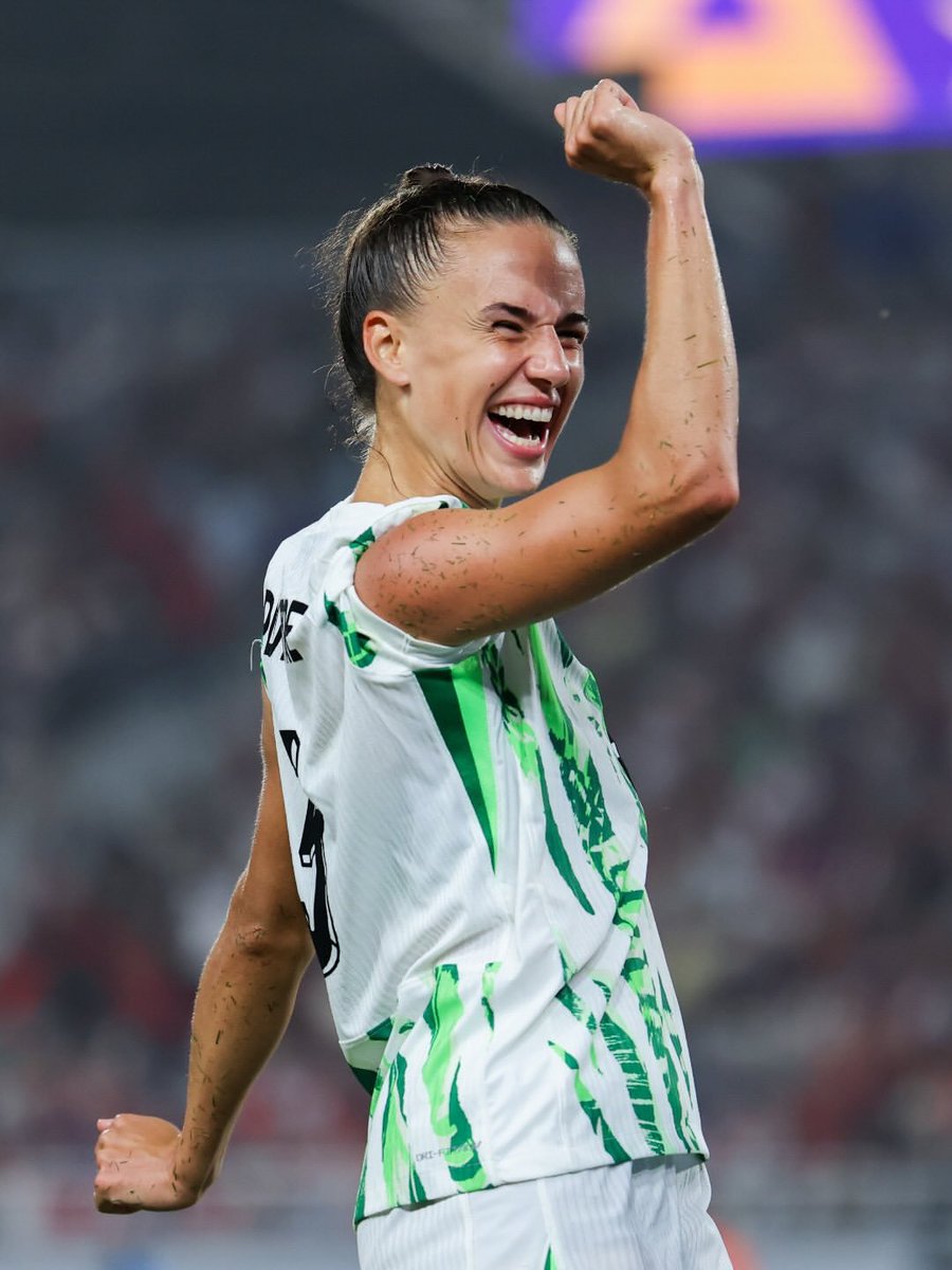 LeaguesReporter's tweet photo. Nigeria's defence conceded only 3 goals in 6 matches with Ashleigh Plumptre in the back line at the last WAFCON.

Nigeria's defence at the 2026 WAFCON without Ashleigh conceded 3 goals in their first match.  

Ashleigh's absence is a huge blow to Nigeria 😬 https://t.co/A07KaWs02e