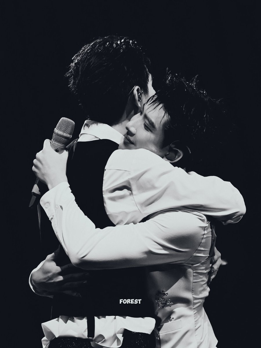 goingtomeetfk's tweet photo. This photo is so beautiful I'm about to cry https://t.co/WKbMMqKsp9