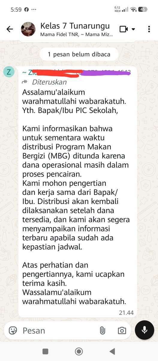 Buk_Veee's tweet photo. *No MBG for today*

Baru baca WA group kelas anak tuliku. 
Anak-anak bisa full waktunya belajar nih, gak ngabisin waktu untuk makan itu. 🫵

Ketepatan minggu lalu ikut ke sekolah anak untuk rapat wakel, dan ya, anak-anak kelas B yang disuruh antar ompreng ke kelas-kelas, karena gurunya udah fokus di kelas. Mana punya waktu lagi ambil dan antar ompreng, dengan kondisi SLB yang kekurangan guru.

Btw pembagian kelasnya seperti ini: 
Kelas A: Tuna netra
Kelas B: Tuli
Kelas C: Autis, grahita, down syndrome

Ah, program prioritas... 

#AnakTuli
#BahasaIsyarat