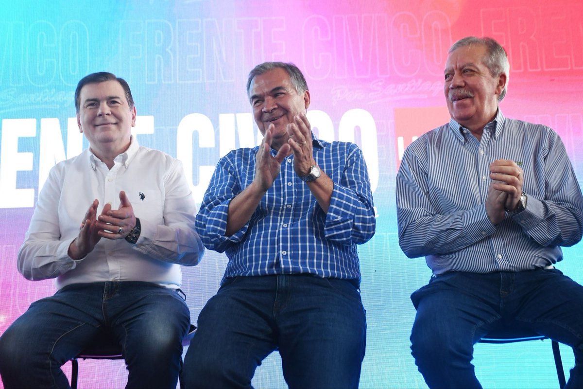 frentecivicosde's tweet photo. Así vivimos otra jornada de puro compromiso y militancia en el Club Coronel Suárez y en nuestra casa del Frente Cívico 📸🫂

¡Gracias a todos los vecinos de los circuitos 7, 7A, 9, 1, 5 y 6 por sumarse y bancar este proyecto que no para! https://t.co/4JCl9c14ao