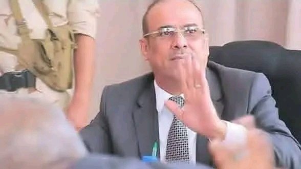 Huseinalfdl's tweet photo. #الميسري_يمثلني 

وجود رجل الدولة المهندس/احمد بن احمد الميسري في الرياض عاصمة القرار العربي، والذي صار محل اجماع معظم ابناء الشعب اليمني في الداخل والخارج من الجوف وصعدة حتى المهرة وبات مصدر قلق للكثير من المتصدرين للمشهد، وفي اعلى هرم السلطة وخاصة الذين فشلوا في انتشال المناطق المحررة من اوضاعها الاقتصادية والخدماتية المزرية، وصار فسادهم يزكم الانوف ..

الميسري بديل لكل فاسد وعابث تسبب في تجويع الشعب والتفريط بثرواتة وسيادتة الوطنية ..!
الكاتب/اسامه السقاف
المصدر / احرار عدن وابطالها 
فيسبوك