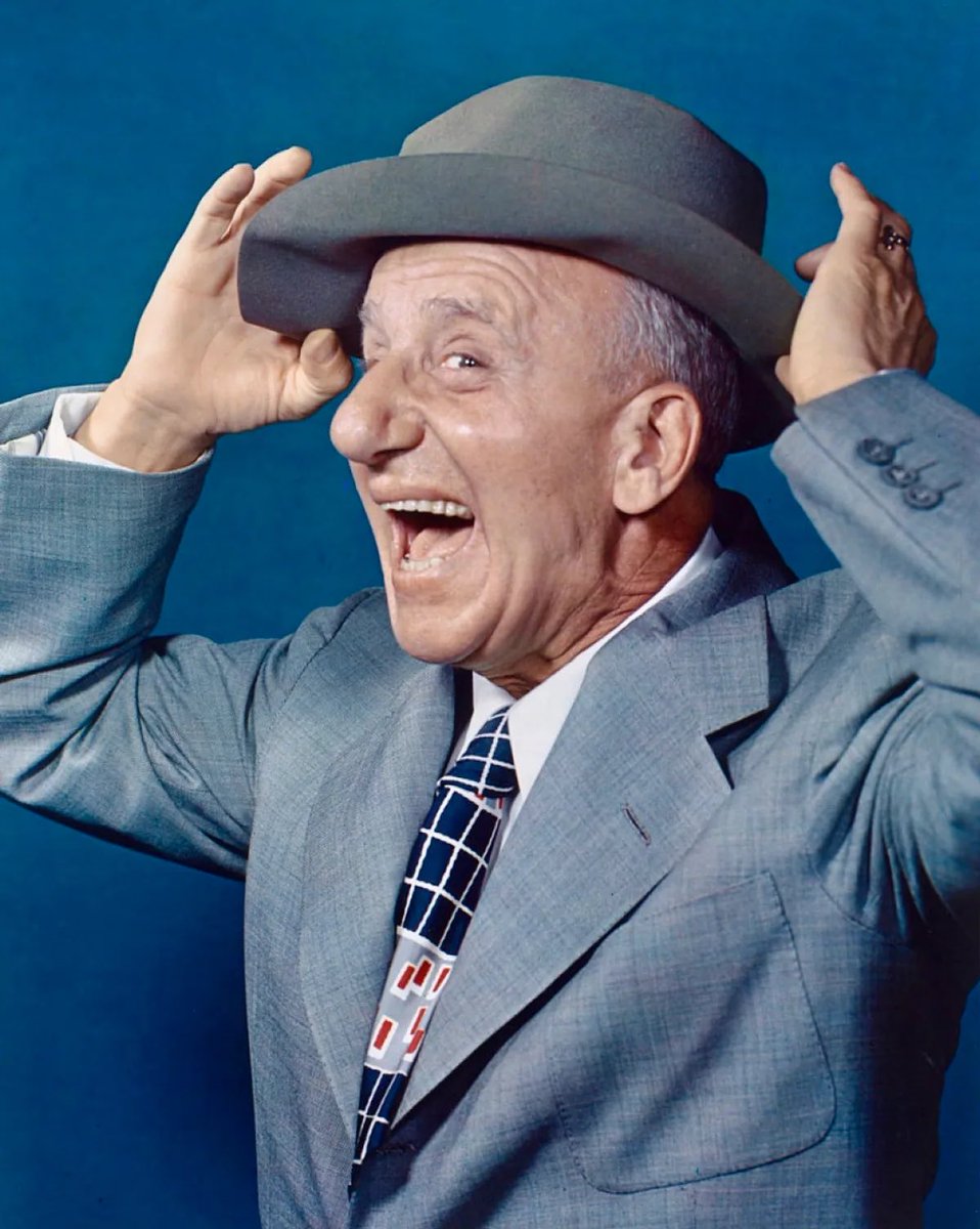 DavidMartinrt's tweet photo. @GregoryRogers7 I ignored him.  I refused to take healthcare advice from Jimmy Durante. https://t.co/Th2iUh2zzY