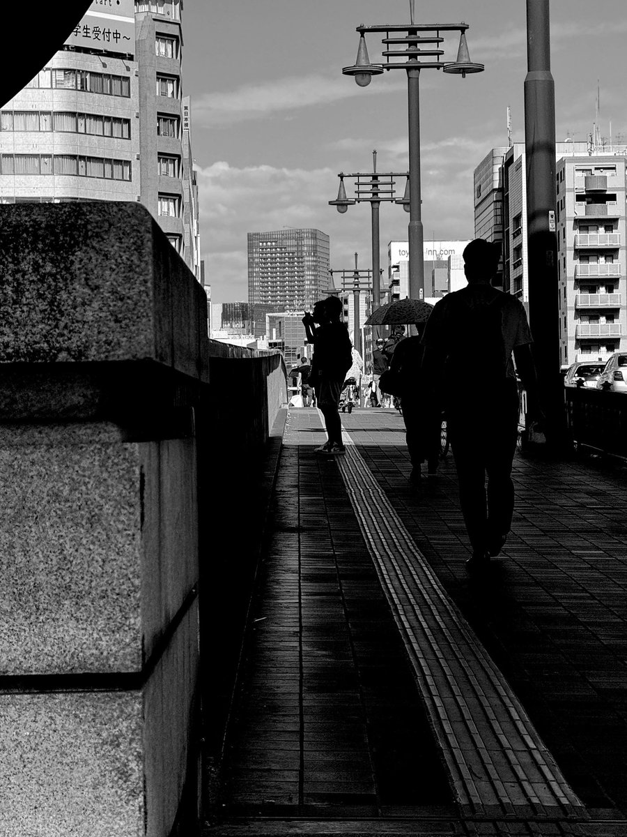 ytworks7's tweet photo. Good morning.
#monochrome #streetsnap
#photography #ytworks #iPhone https://t.co/YIfpszM8DL