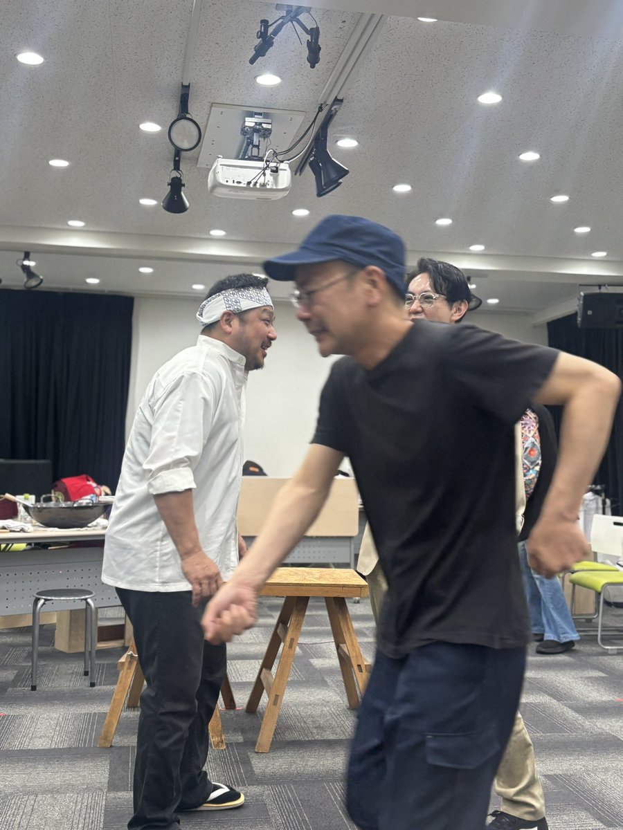 ramunemisato's tweet photo. 【初日まであと8日のみさと】
上手くいかないときの方が多くて、でもそれでも笑っていられるのは、周りに人がいるからなんだよな、と思える作品です！

#タオヤン飯店
#ドリル饅頭

🎟️チケット情報🎟️
2026年
8/6(木)19:00 
7(金)19:00 
8(土)12:30 お早めに！
8(土)16:30 
9(日)13:30 お早めに！ https://t.co/eolx6h4iRe