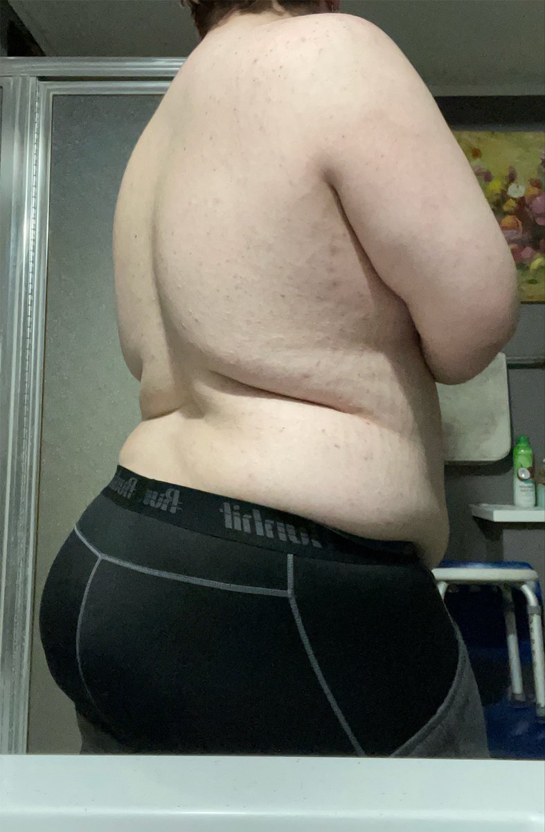 Chunkiyaki's tweet photo. could definitely use some more rolls

#fatty #feedee #feederism #fat https://t.co/srmniV1xEm