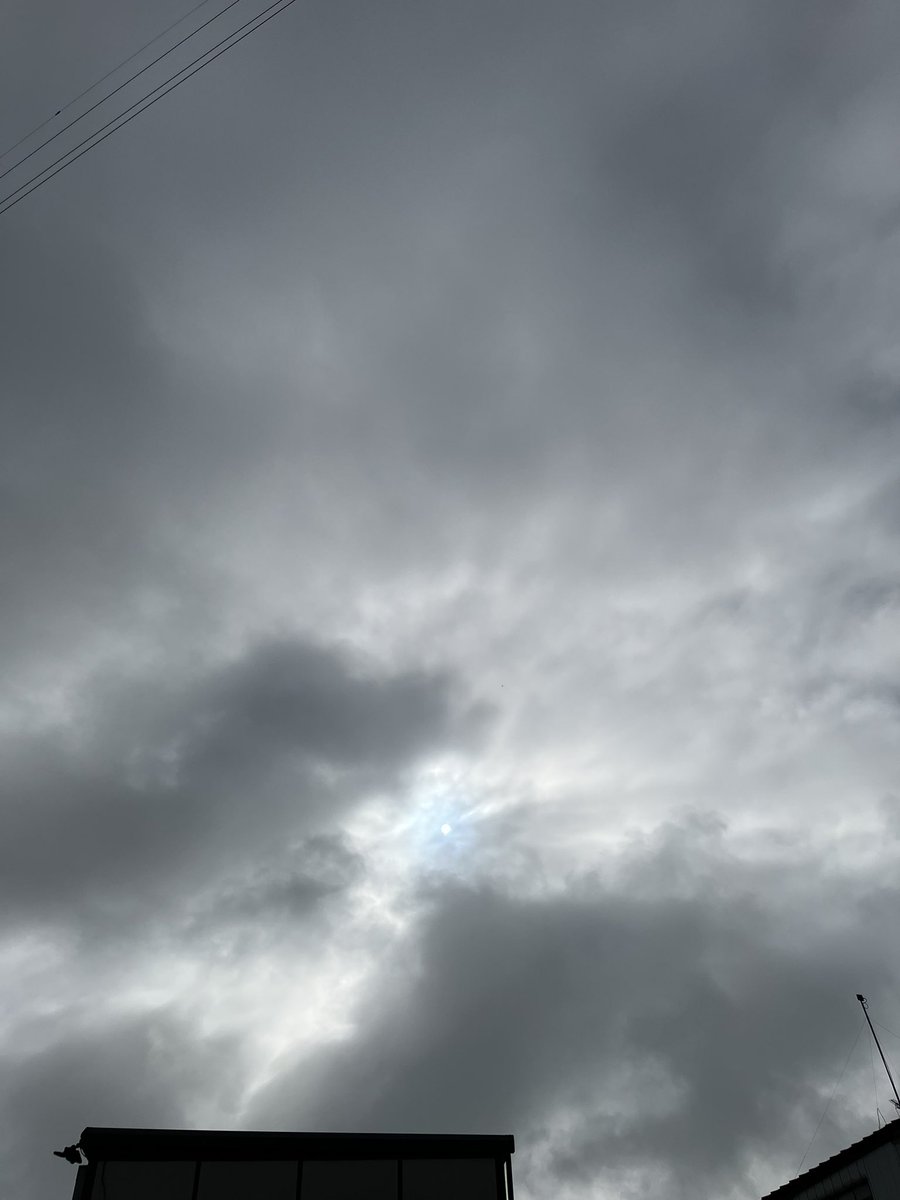 toei_densetsu's tweet photo. おはようございます。
今日の宇都宮は曇りのち晴れです☁️☀️
最高気温は33℃です。
こまめな水分補給など熱中症対策をしっかり行いましょう🧋

#毎週水曜日はノー残業デー
#完全週休二日制
#電気工事
#企業公式つぶやき 
#企業公式が地元の天気を言い合う https://t.co/R9kNNwHXLJ