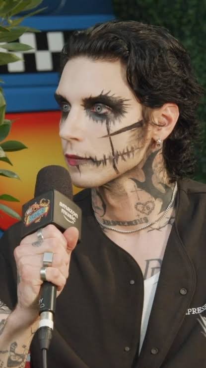 acervo black veil brides 🦇 tweet media
