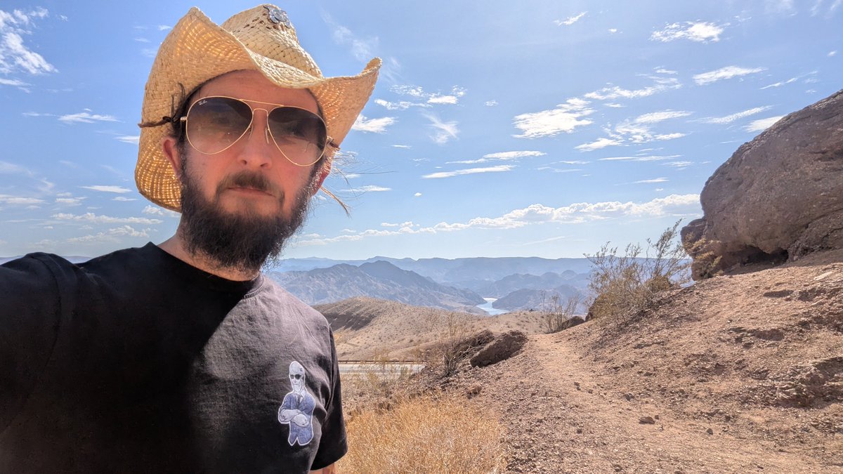 adamKDean's tweet photo. On my way to another epic @RareEvo! Don't forget, if you're going to be hanging out in Discord, better get you a @SecurityBot_ to keep it safe! https://t.co/hL5sjkm0HD