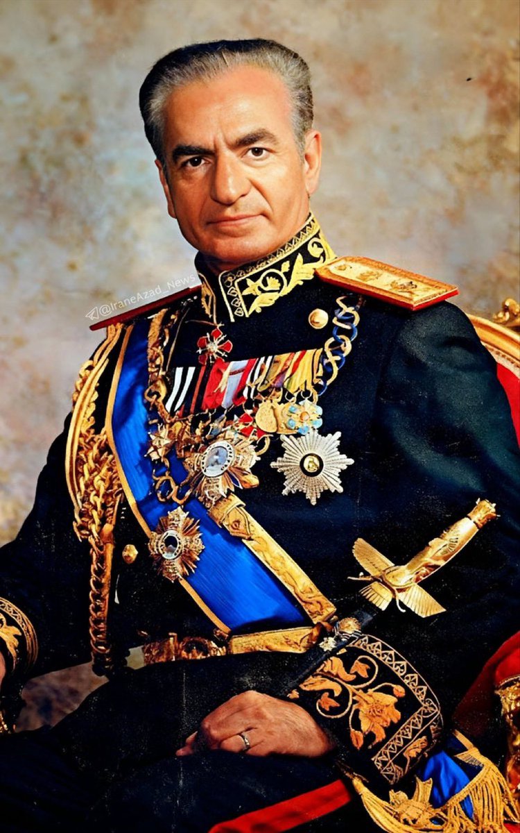 Spring1348's tweet photo. از روزي که رفتید یک روز خوش ندیدیم
روحت شاد آریامهر بزرگ
#KingRezaPahlavi‌ForIran https://t.co/QsffAtNTGE