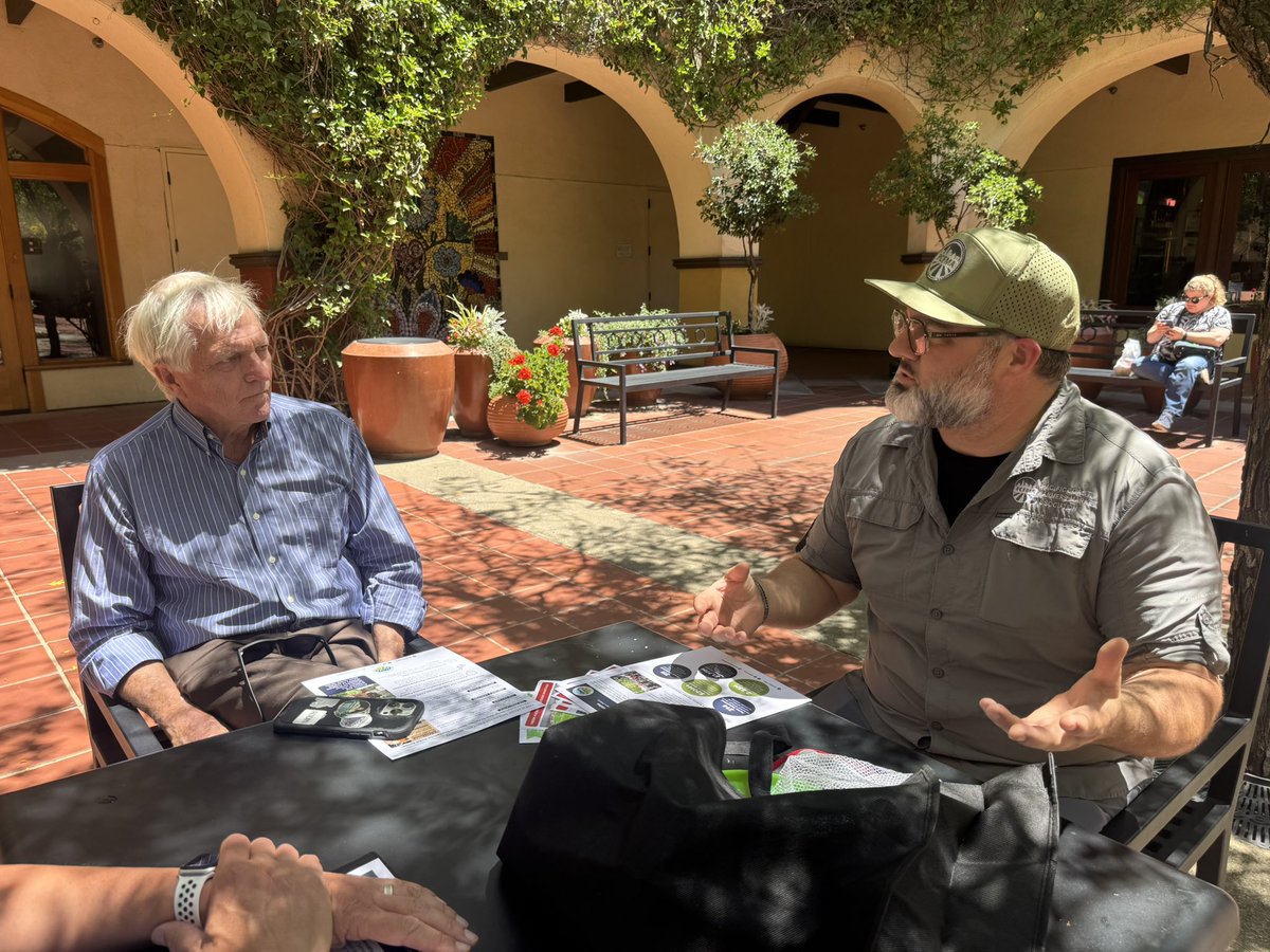 RepDeSaulnier's tweet photo. Like a lot of Californians, one of my favorite places to visit in the summer is a local farmers’ market. I stopped by the Concord Farmers’ Market today, met with vendors and community members, and discussed recent USDA grant funding to support local farmers’ markets. Glad to see that business is booming and our community is supporting local farms and vendors!