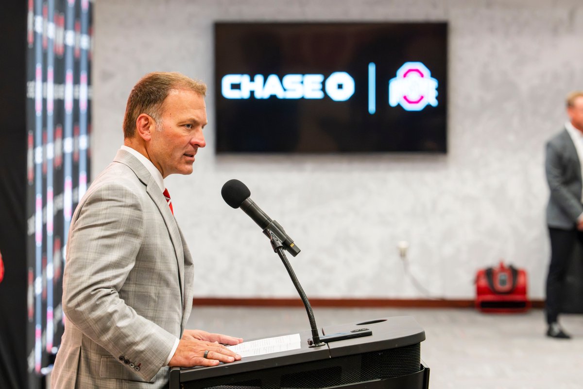OhioStAthletics's tweet photo. The beginning of a beautiful partnership.

📝https://t.co/cMeFwmQ0Ih

@Chase | #GoBucks https://t.co/a4Lih2WPYp