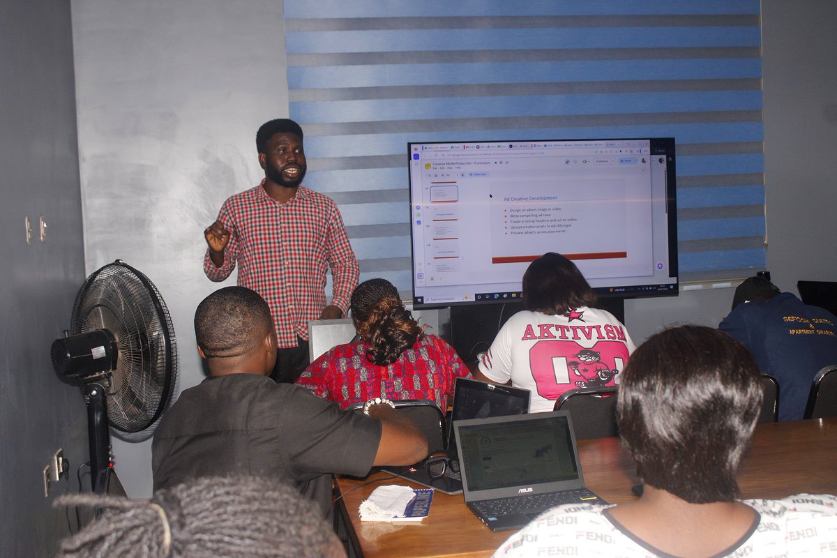 earlycodetech's tweet photo. Social Media Marketing and Photo Editing session at Early Code Computer Institute, Abuja!
TVET trainees under the IDEAS Project collaborating closely, reviewing work on laptops and sharpening practical digital skills. 
#IDEASProject #SkillsForJobs #TVETNigeria #WorldBank https://t.co/2kJORtK9C0