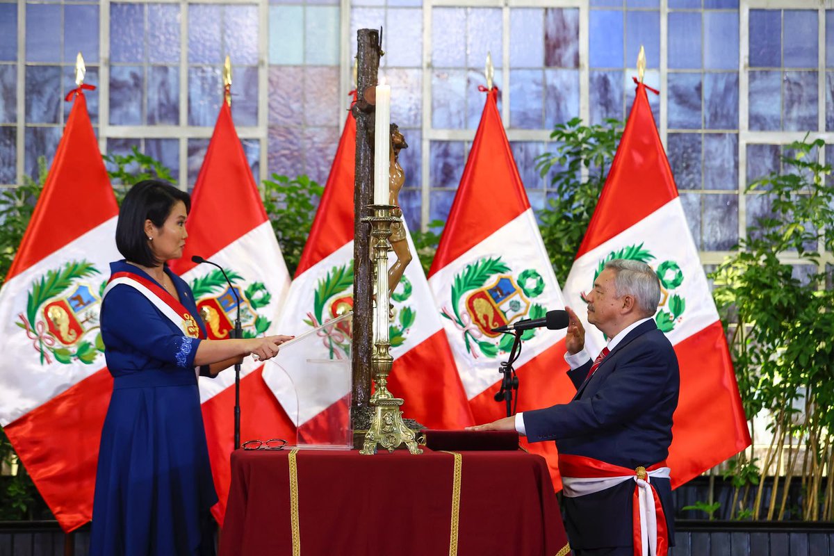 MinCulturaPe's tweet photo. 🇵🇪 | El abogado Alberto Beingolea juró esta tarde como ministro de Cultura, integrándose al Gabinete Ministerial presidido por Luis Galarreta, en el Gobierno de la presidenta Keiko Fujimori. https://t.co/rCi2qAFA16