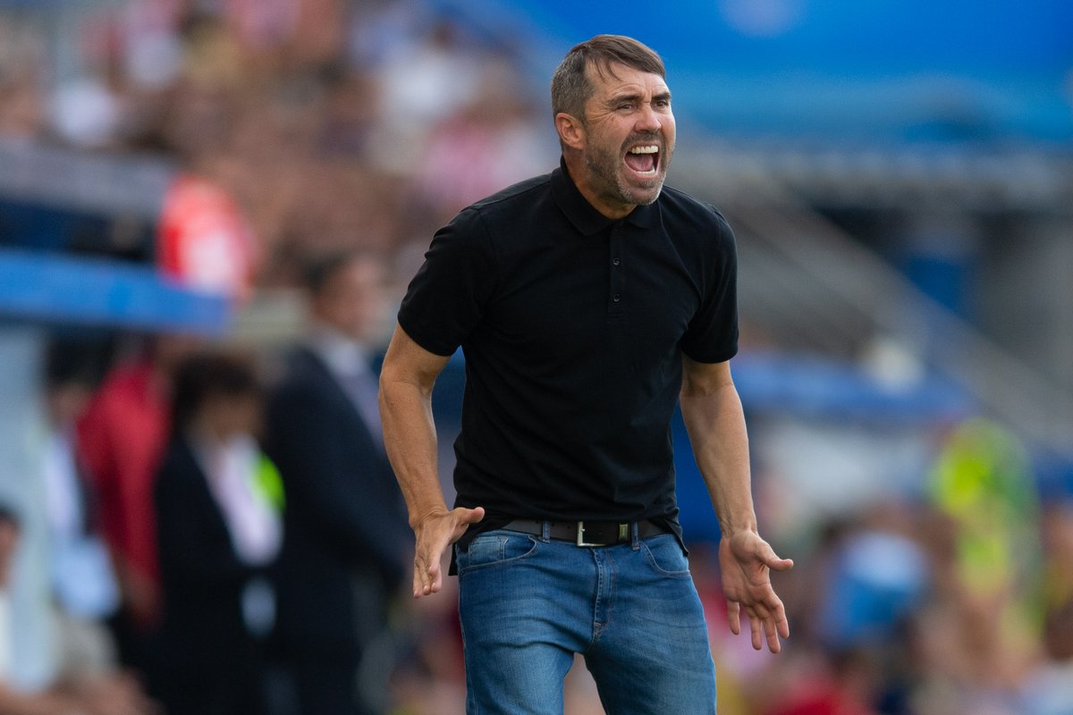 R0bbySSL's tweet photo. A stagione in corso, infatti, il Chacho Coudet non ha resistito al corteggiamento del River Plate e ha lasciato.
Al suo posto la dirigenza dell'Alavés ha scelto Quique Sánchez Flores, che ha reso la squadra più offensiva, ma meno equilibrata, con diverse partite senza una logica. https://t.co/pOijez8ux9