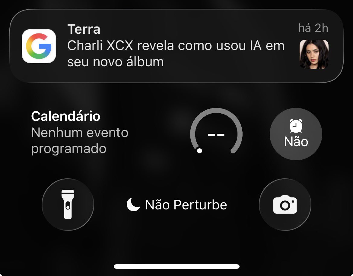 rafebfs's tweet photo. Charli XCX revela como usou IA em seu novo álbum https://t.co/TKEG1OiobA