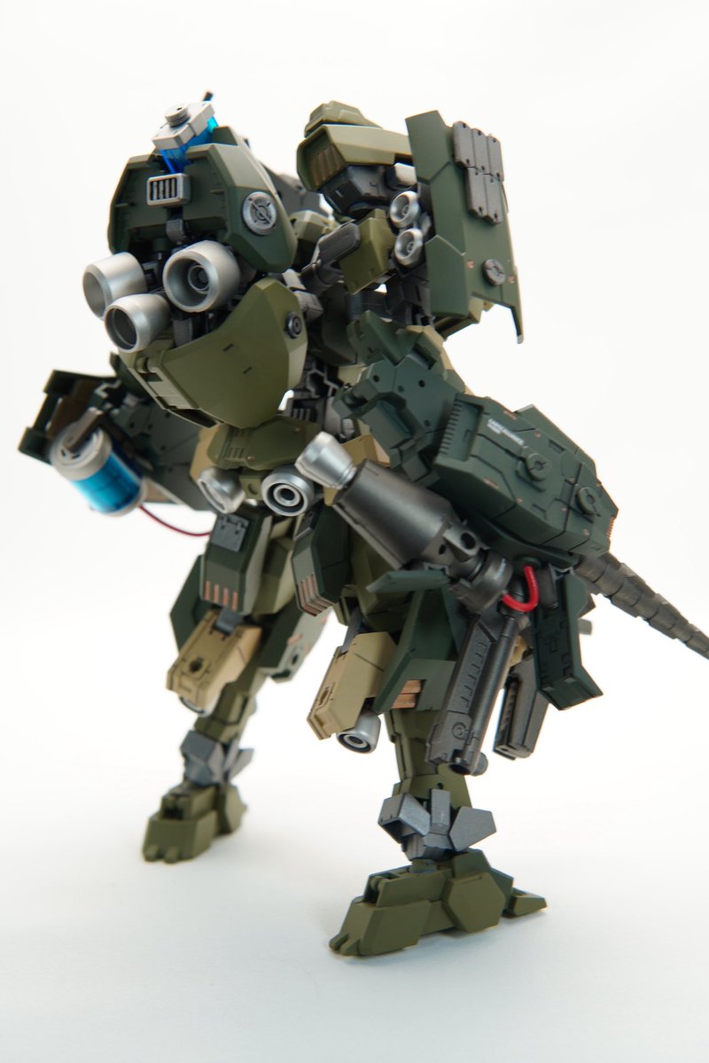 ff14_bekuo's tweet photo. エスポジット・バルチャー MB-02 “Bastion” 

Dエリアに投入された、プロテウス小隊所属の汎用戦術機。
武装換装により、あらゆる戦況へ対応を可能とする。
可動限界まで武装を搭載し、圧倒的な制圧力を誇り、交換式エネルギーパックにより長時間戦闘を可能とした。

#30MMCM2026 
#30MMEF https://t.co/zk9XrUGyEt