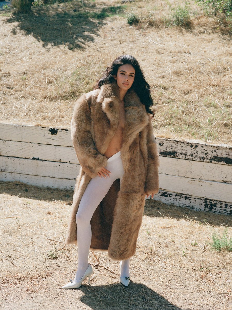 popstarky2005's tweet photo. CONTENTSBeauty 🖤

https://t.co/9lLYnGhTTm https://t.co/kPBPO93TIy