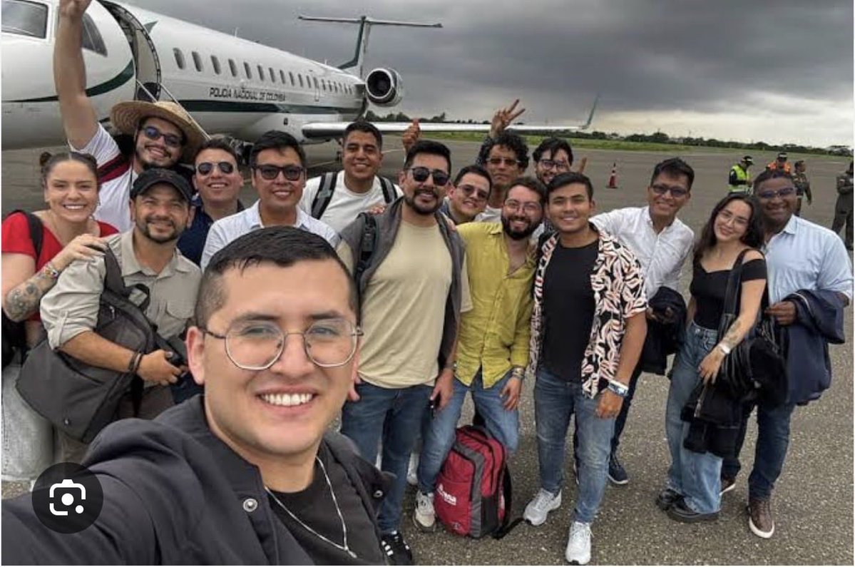michaelwiesner1's tweet photo. @MafeCarrascal @PactoCol @petrogustavo Exacto que paguen sus viaticos así como los influencers que utilizaban bienes fiscales para transportarse. https://t.co/dxLWQMBuRI