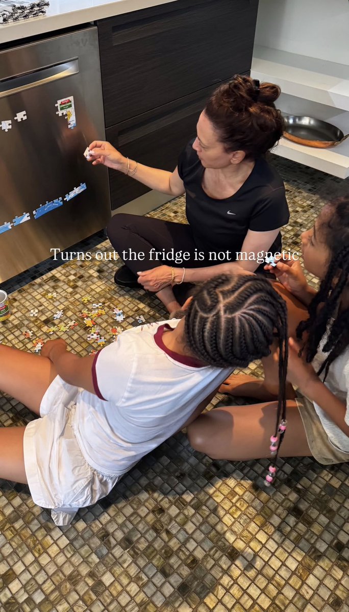 madampolitick's tweet photo. Kamala Harris spending time with her grand-nieces is always so cute to see🥲 https://t.co/1GrEyg3RuO