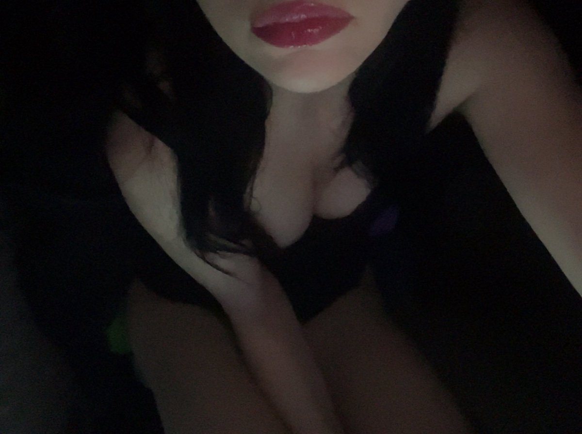 biteyuna's tweet photo. squish my boobies :3 https://t.co/gPLvw3VZIP