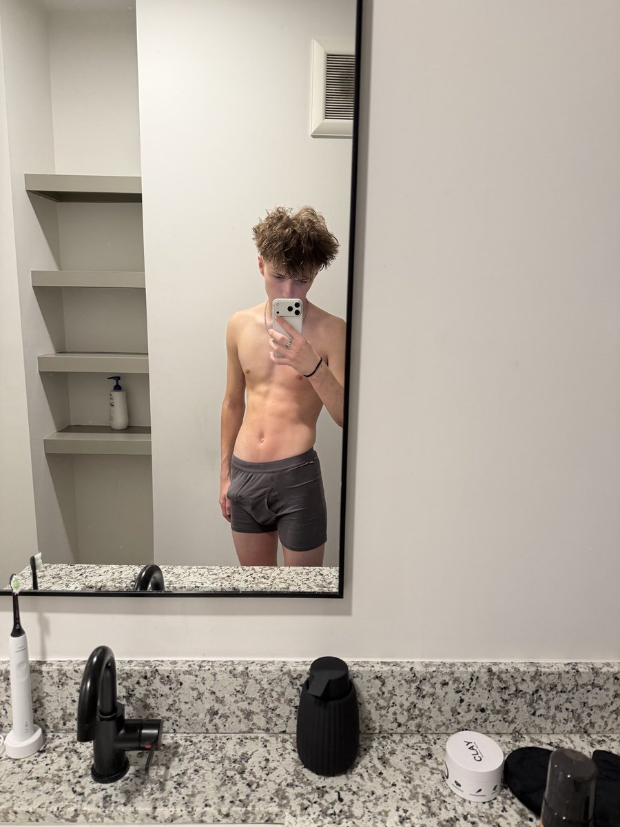 TraeWantsYou's tweet photo. You like what I look like with nothing on 😝 https://t.co/9C48HUFBGz