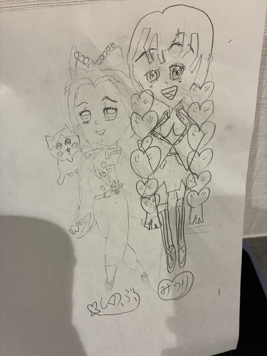 daaaako13's tweet photo. 最近は鬼滅も好きな様子。蜜璃ちゃん難しいって。しのぶ、ハチワレつれてるんだと🤭💜🦋 https://t.co/tCm3vCmDhT