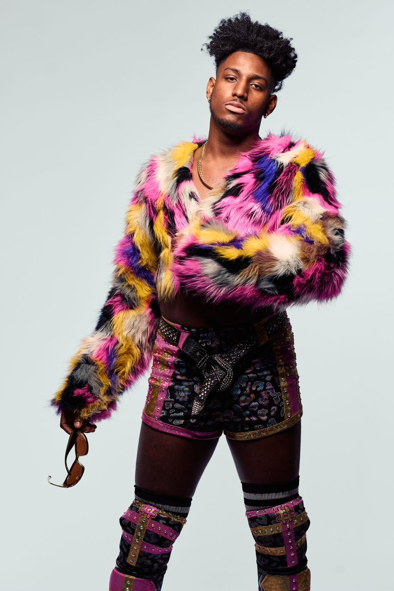 istanjaykharma's tweet photo. tried to give my own take of this look… idk if i could serve as hard as mother tho. @luxxnoirlondon 🩷💛🤍 https://t.co/fir13wOwO1