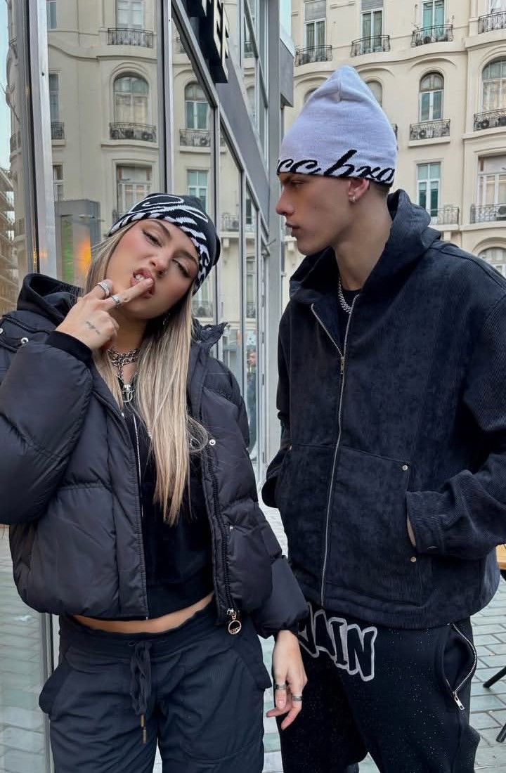 anacmxx's tweet photo. Hoje o parabéns vai para o meu irmão, que mesmo me tirando do sério às vezes, é uma das pessoas que eu mais amo nesse mundo. Tenho muito orgulho do homem que você se tornou. Feliz aniversário Pepi! Eu te amo muito. 🤍 https://t.co/hz3xYHP4zl