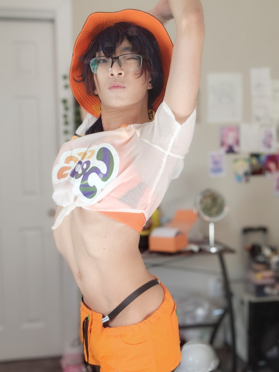 kiboyr's tweet photo. [ " The store is doing well lately! Should we reinvest the surplus into the business, or spend it? " ]

i have a few more belle pics to post to u all~♡♡ hope u enjoy!!

#zzzero� #cosplay #bellezzz #zzzcosplay #bellecosplay https://t.co/7o3NaXD4mJ