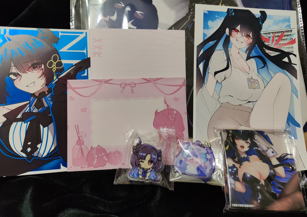 Buffalo0Bill's tweet photo. This is such a cute gift bag 💙 thank you again!
#offkai2026

@CAULISSIMO @bunnysleepover @chocojax @DarkGreyClouds @takida_185 @RobotCatArt https://t.co/4byNXEYW4m