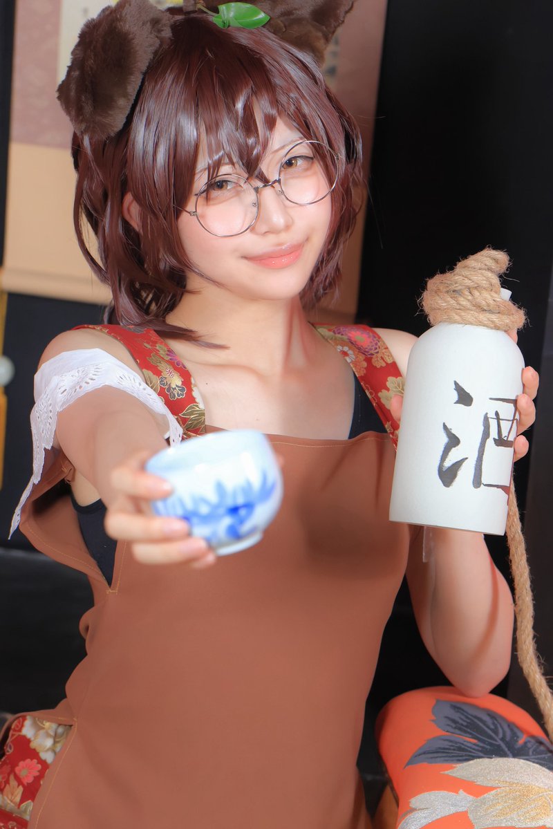 asagao_uiui's tweet photo. cos 東方Project 二ッ岩マミゾウ

　　　　お主も飲むか？
　　　　　　　いい酒が入ってるぞ？ https://t.co/Wn6TuK4YnD