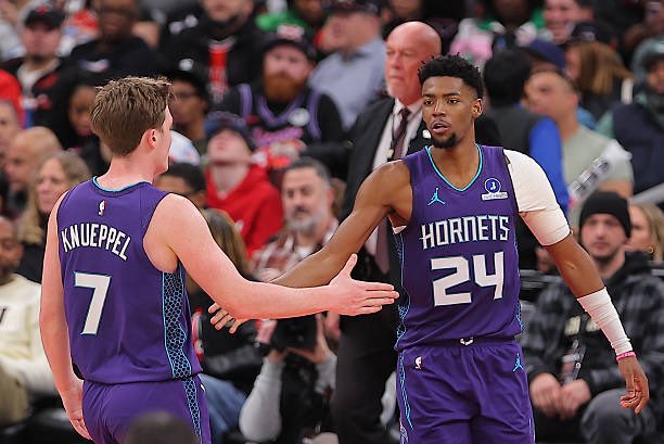 SleeperHornets's tweet photo. The Hornets clock in at #20 on @CBSSports latest NBA power rankings⬇️

17. Atlanta Hawks
18. Orlando Magic
19. Washington Wizards
20. Charlotte Hornets
21. Golden State Warriors
22. Phoenix Suns
23. Dallas Mavericks