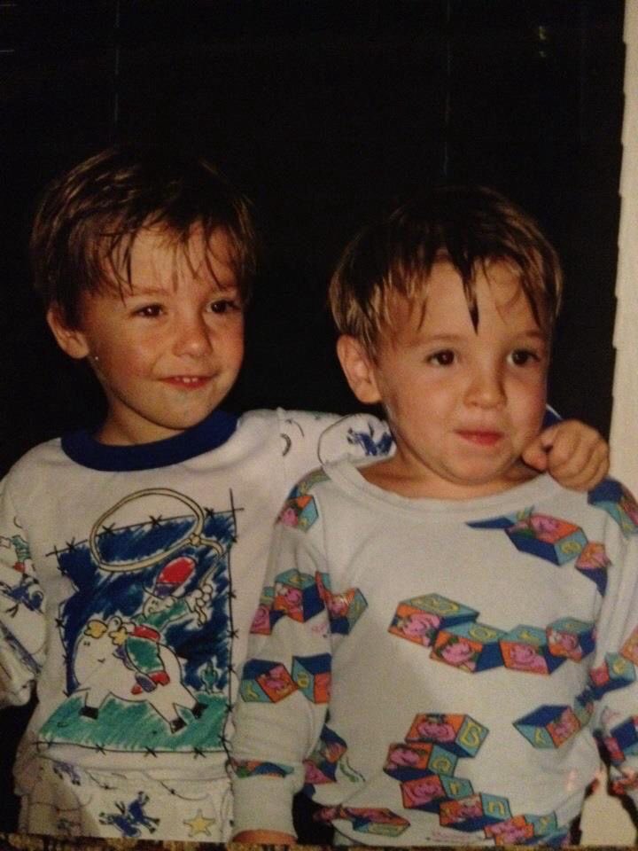keydzz_'s tweet photo. Hoje é o dia do meu irmão, meu parceiro e meu amigo. Que nunca faltem motivos para sorrir e realizar todos os seus sonhos. Feliz aniversário! 🤍 https://t.co/osAcG0GONs