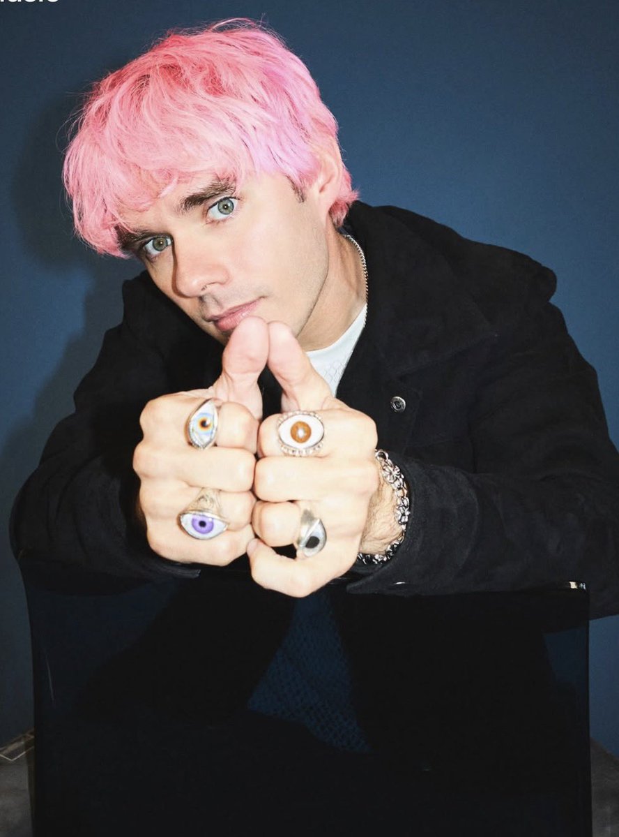 GLOOMBOY's tweet photo. his EYES… like damn girl we see ‘em https://t.co/Vnta3FqiJY