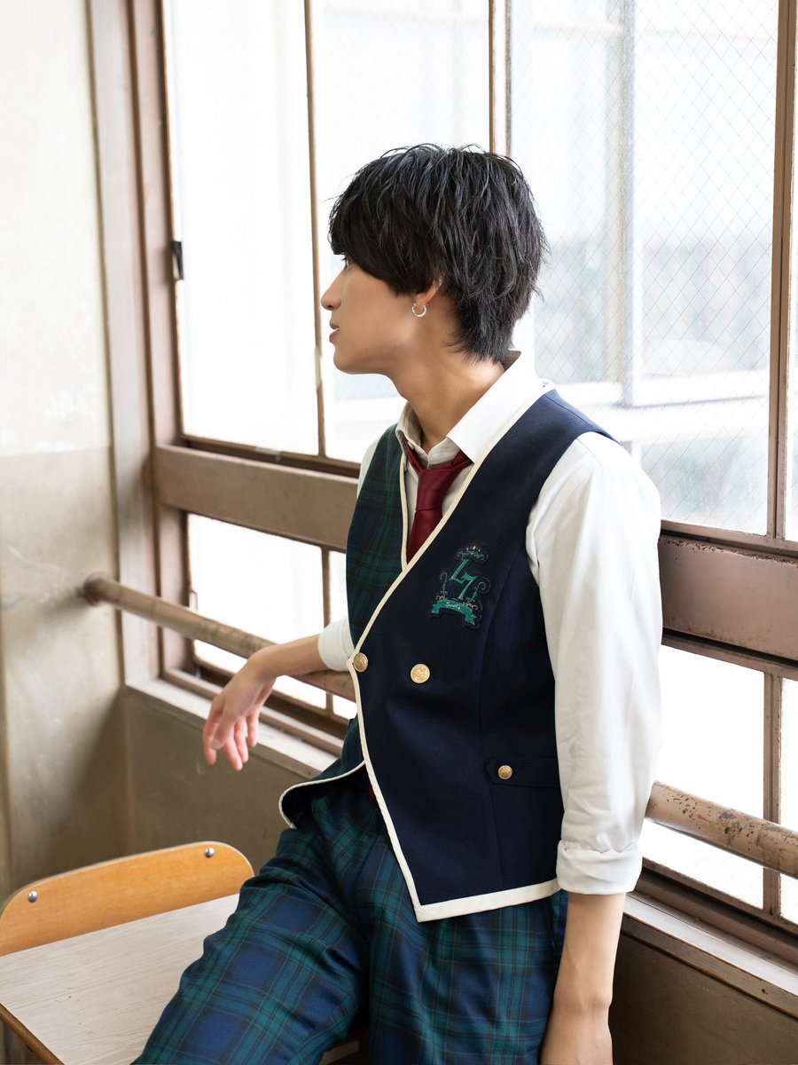 Lumi7_yusuke's tweet photo. 今日は朝から洗濯！乾燥！洗濯！乾燥🧺✨

31日に使う、旧制服準備万端です！！！
最後に着たのは？2025年の10月29日とか？
記憶が正ければ！9ヶ月前だよ😭😭😭

とても！たのしみ！です！（横顔を添えて） https://t.co/Dj33L4iAfJ