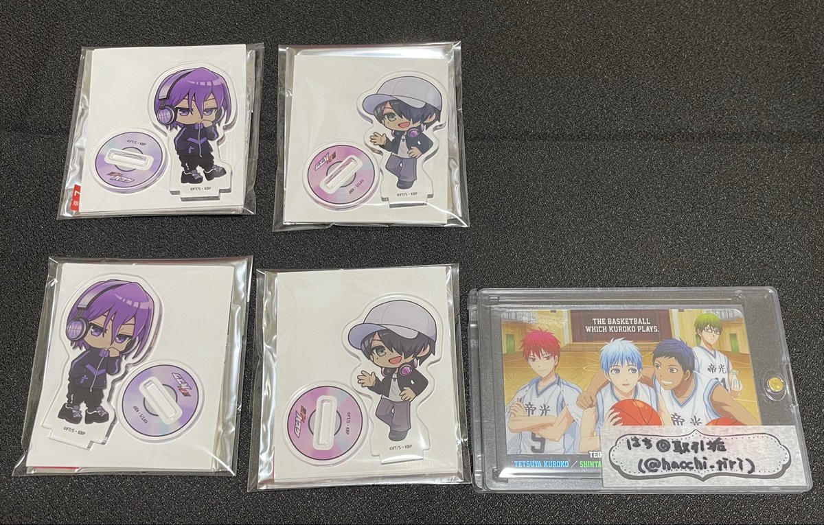 hacchi_tiri's tweet photo. 【交換】黒子のバスケ　黒バス　A3 タワーレコード　ブラックコーデ×カラーヘッドフォンver. アクスタ　アクリルぷちスタンド　

【譲】青峰　黄瀬　火神　紫原　緑間　高尾　氷室
【求】赤司 >定価+郵送の場合は送料

池袋などお手渡しor郵送
緑間くん1点初期傷あり↓ https://t.co/Zyljx3fzRn
