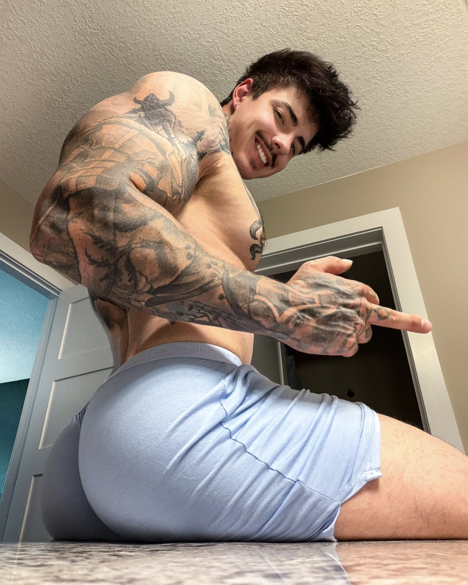JakipzSFW's tweet photo. Could you handle it all 🍑👀? https://t.co/fhMtuSBllO