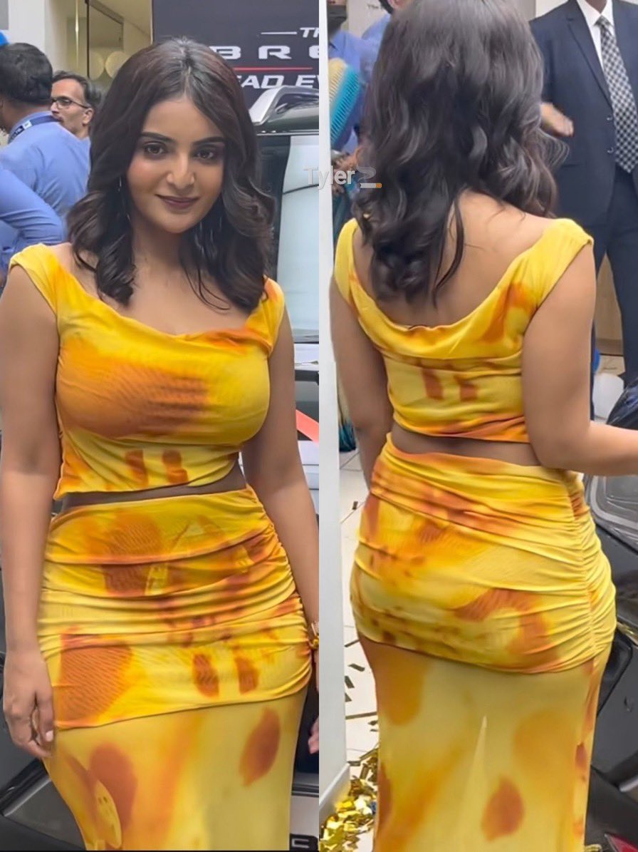 Actressslave9's tweet photo. Both knew the game very well
flaunting the tight assπ¦π
Which ASS you wanna
GRAB & SQUEEZE ??
Ananya or Keerthy
#Keerthysuresh #Ananyanagalla #Ananya #Keerthyhot https://t.co/BZmMKC9oTM