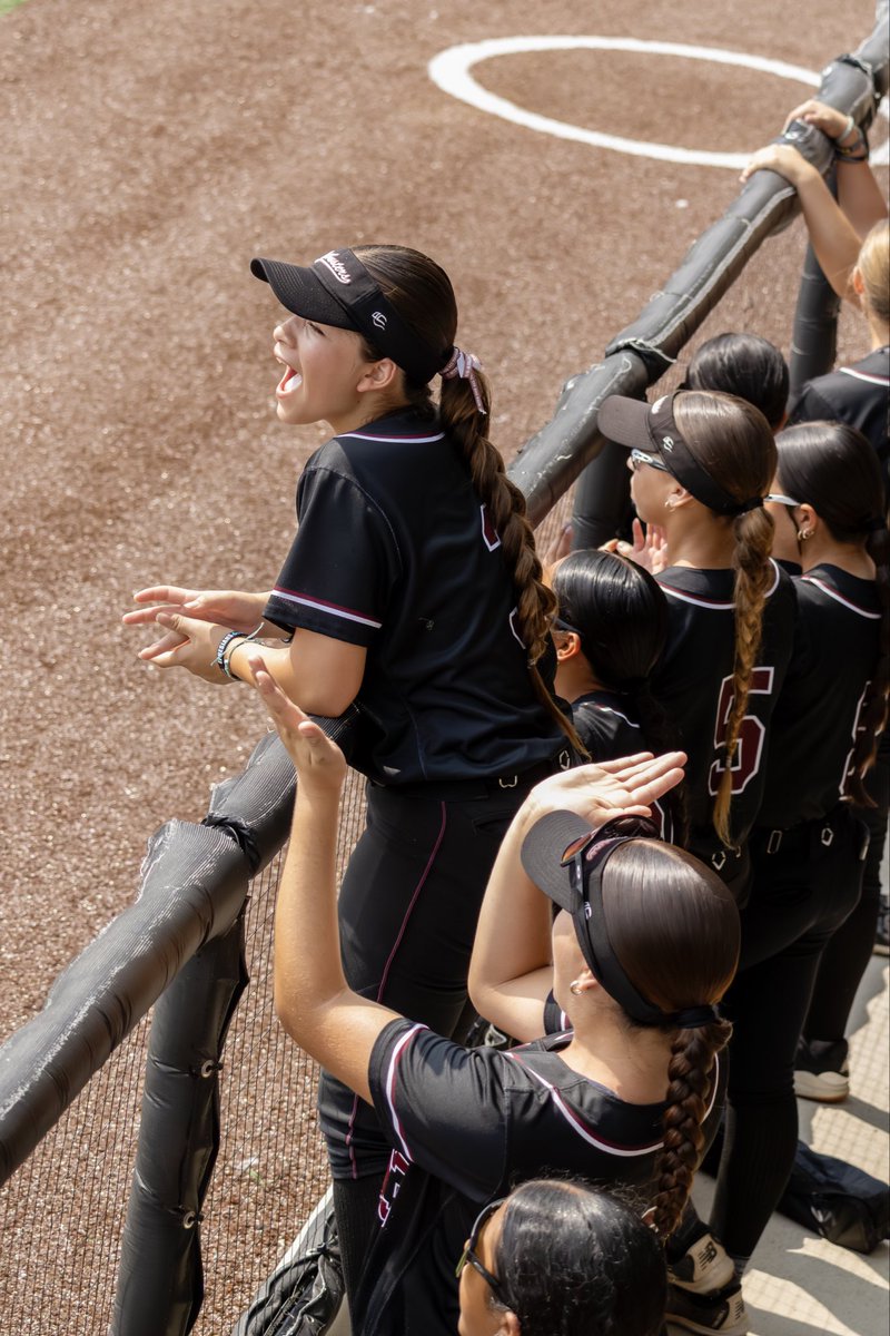 EmmaGFuentes3's tweet photo. Ended the 12u season as the AFCS Champions with the best teammates &amp; coaches! So thankful for this great season full of memories, growth, &amp; forever friendships. 

OC Batbusters Legacy Stith Arduino 🙌🏼🙏🏼❤️ @IHartFastpitch @FPSoftballVIBES @fastpitchwatch @SBRRetweets https://t.co/b5RoLRvKXP