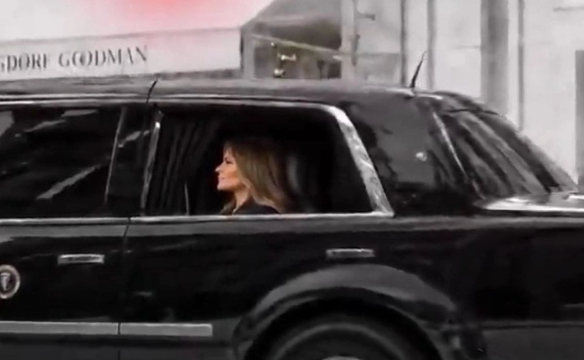 Pulsonews_'s tweet photo. Servicio Secreto de EU investiga supuesto video difundido en Irán con amenazas contra Melania y Barron Trump
https://t.co/1iXG4s90gv https://t.co/K1QQPmBwAb